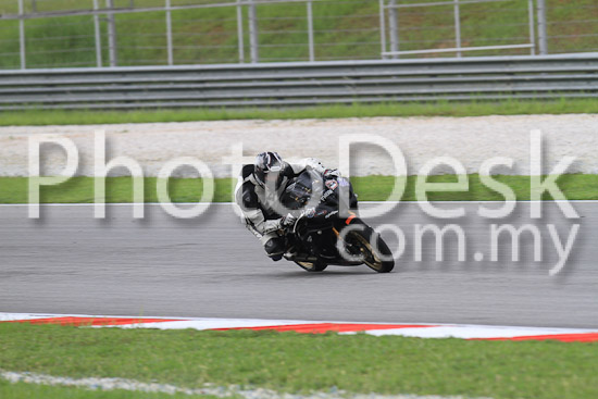 01_101030_00600_RevClub