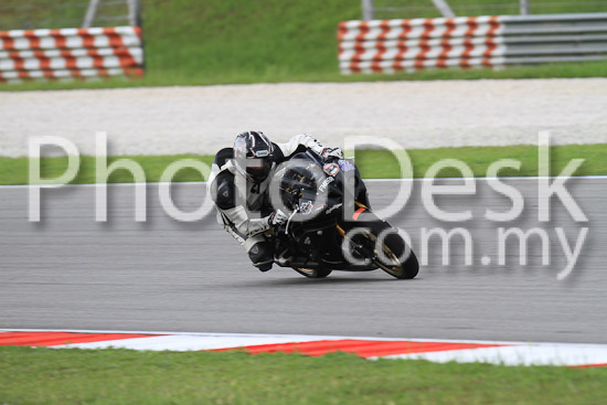 01_101030_00601_RevClub