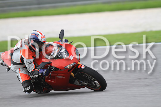 01_101030_00608_RevClub