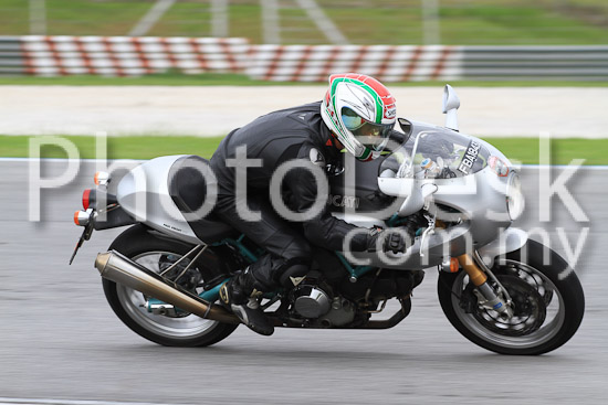 01_101030_00618_RevClub