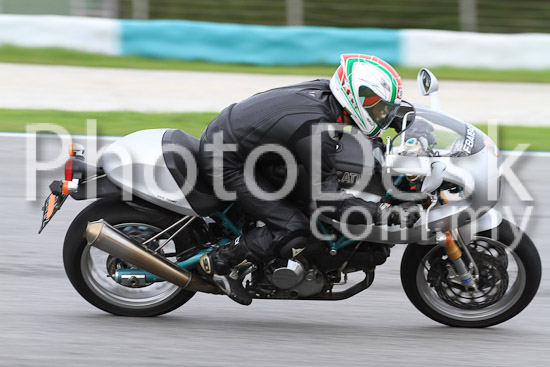 01_101030_00619_RevClub