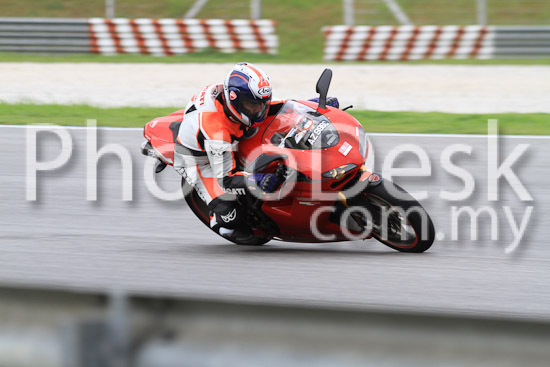 01_101030_00625_RevClub