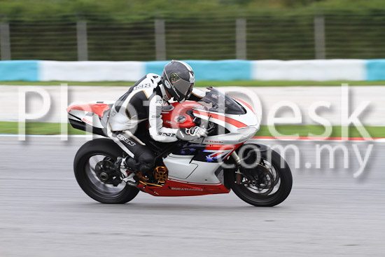 01_101030_00629_RevClub