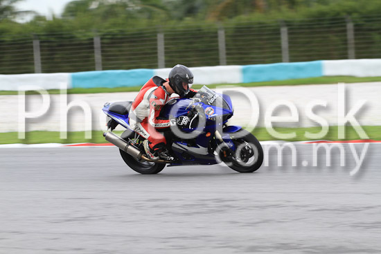 01_101030_00632_RevClub