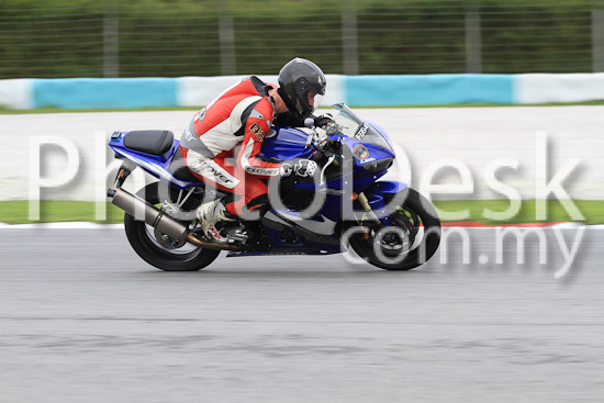 01_101030_00633_RevClub