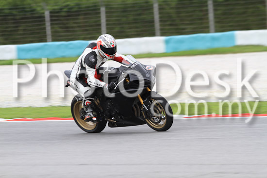 01_101030_00641_RevClub