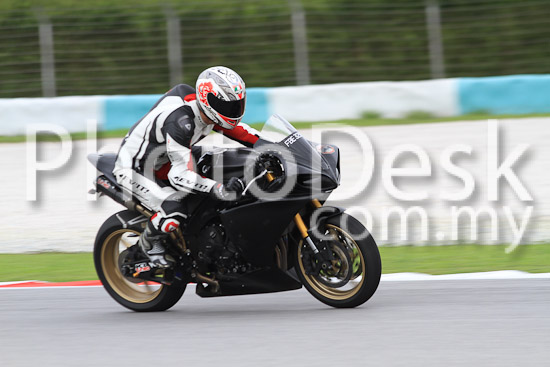 01_101030_00642_RevClub