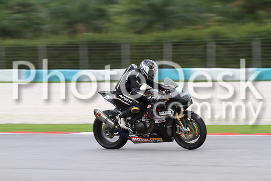 01_101030_00681_RevClub