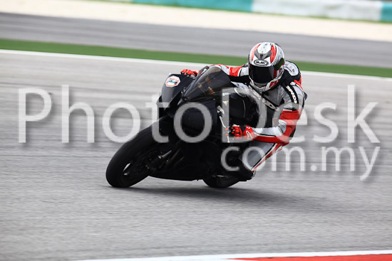 01_101030_00694_RevClub