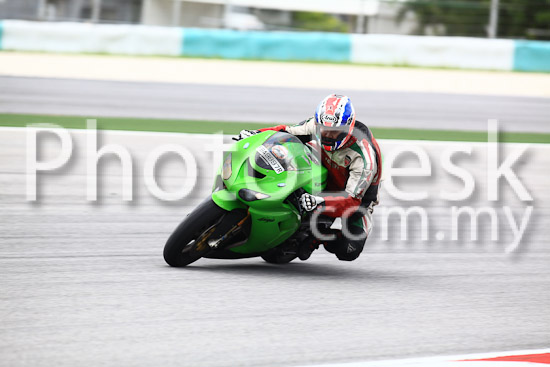 01_101030_00696_RevClub