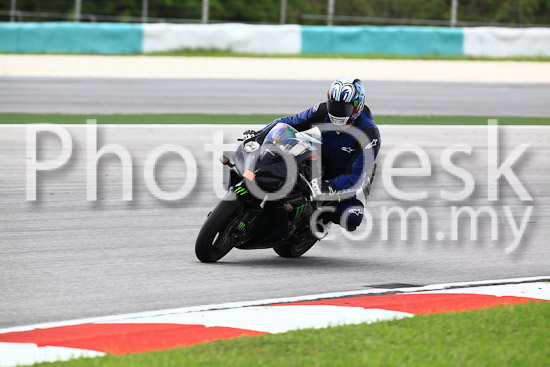 01_101030_00705_RevClub