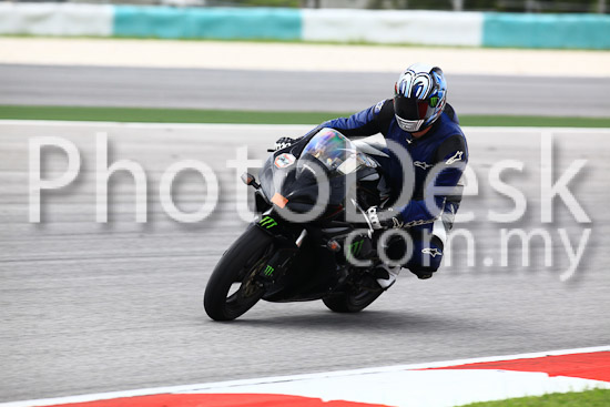 01_101030_00706_RevClub