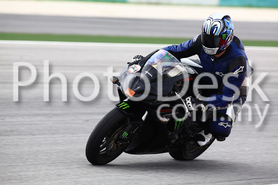 01_101030_00707_RevClub