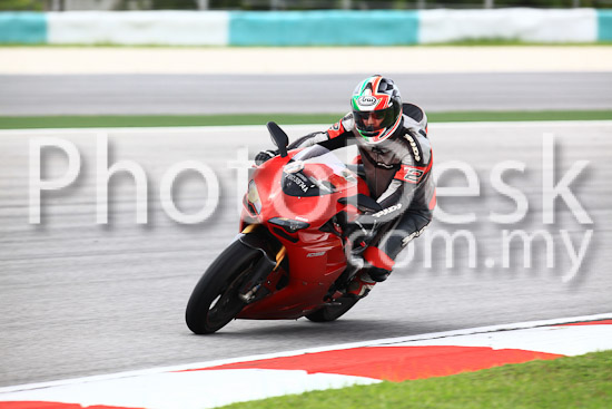 01_101030_00708_RevClub