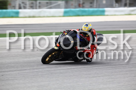 01_101030_00713_RevClub