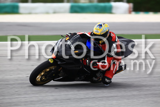 01_101030_00714_RevClub