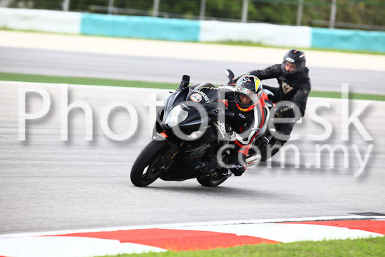 01_101030_00716_RevClub