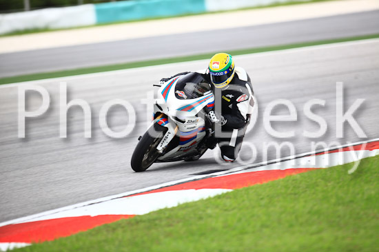 01_101030_00740_RevClub