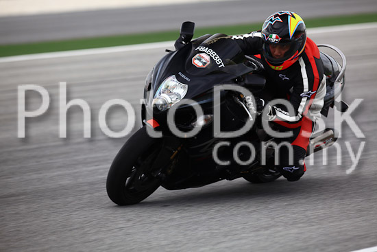 01_101030_00746_RevClub