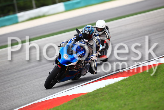 01_101030_00752_RevClub