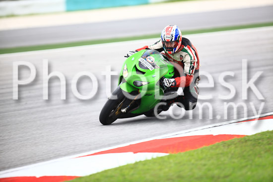 01_101030_00763_RevClub