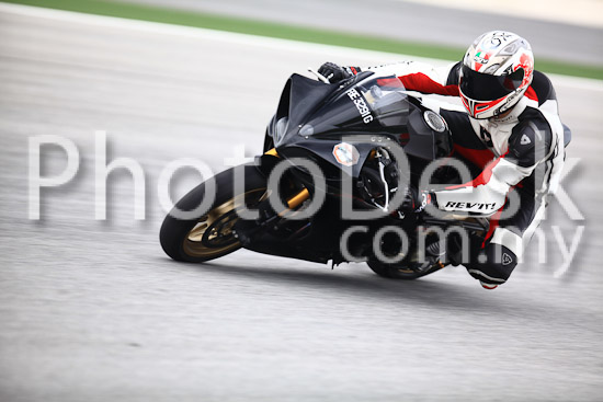 01_101030_00798_RevClub