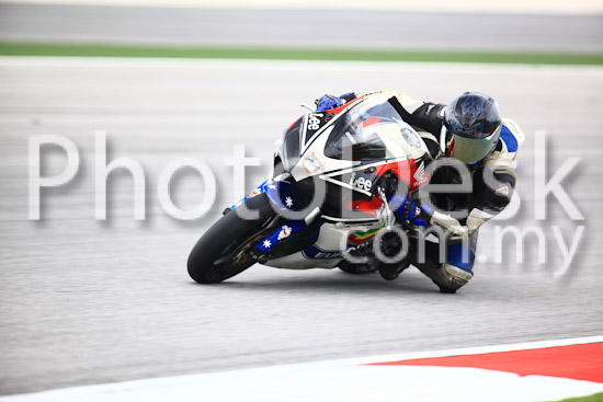 01_101030_00803_RevClub