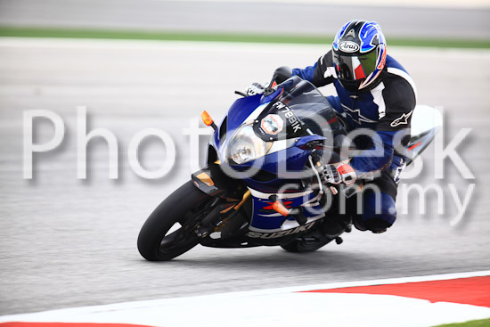 01_101030_00808_RevClub