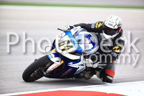 01_101030_00823_RevClub