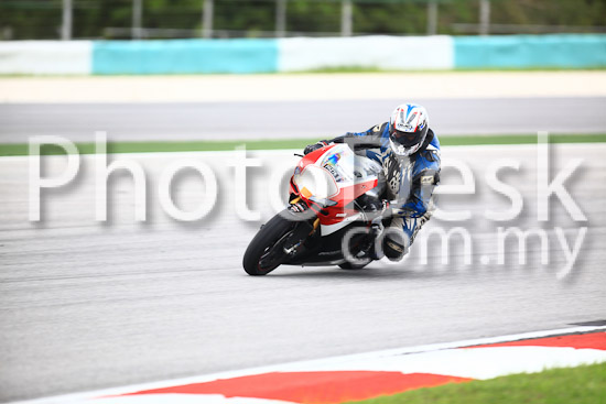 01_101030_00826_RevClub