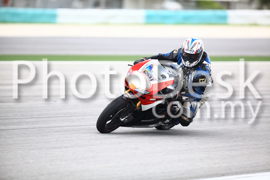 01_101030_00827_RevClub