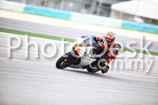 01_101030_00848_RevClub