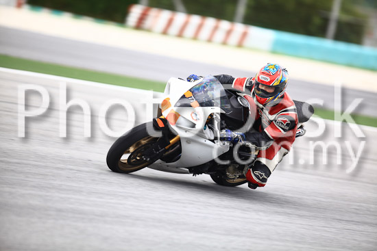 01_101030_00849_RevClub