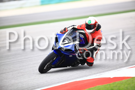 01_101030_00868_RevClub