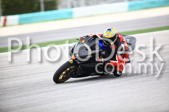 01_101030_00872_RevClub