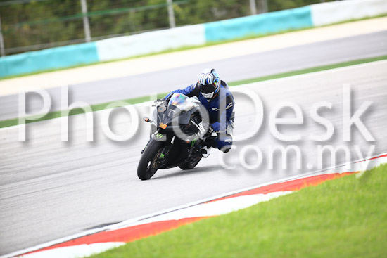 01_101030_00886_RevClub