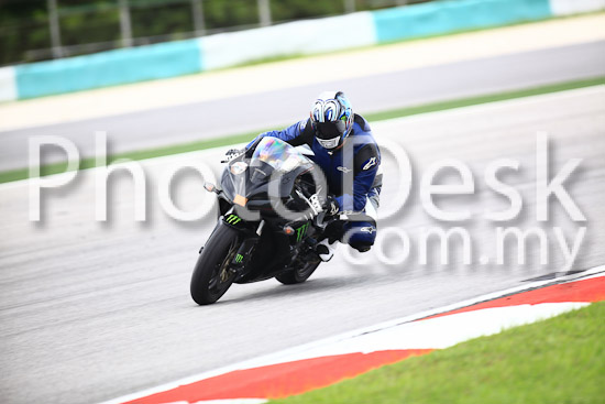 01_101030_00887_RevClub