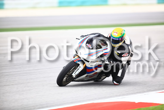 01_101030_00902_RevClub