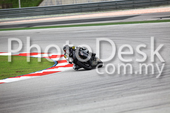 01_101030_00912_RevClub