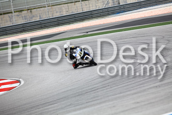 01_101030_00915_RevClub