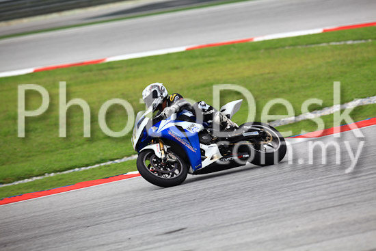 01_101030_00917_RevClub