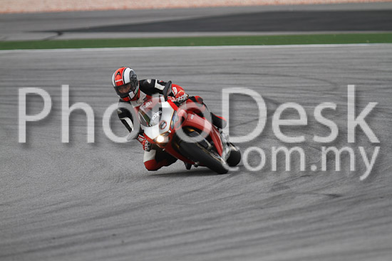 01_101030_00925_RevClub