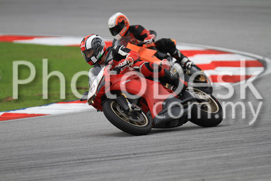 01_101030_00926_RevClub