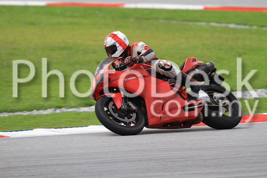 01_101030_00937_RevClub