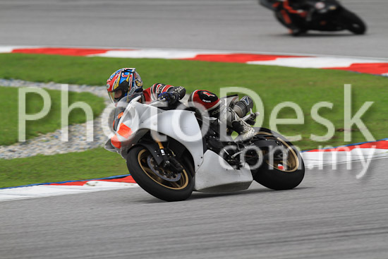 01_101030_00953_RevClub