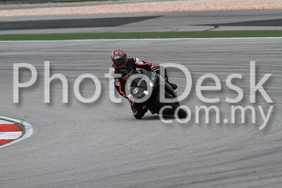 01_101030_00955_RevClub