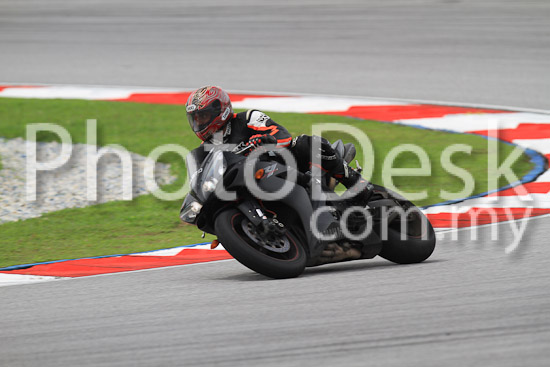 01_101030_00958_RevClub