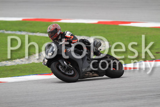 01_101030_00959_RevClub