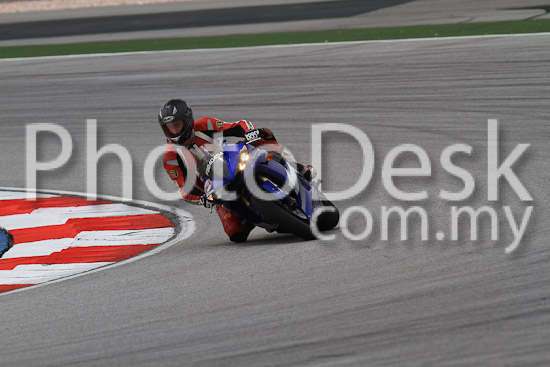 01_101030_00961_RevClub