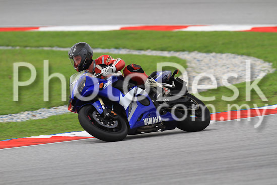 01_101030_00963_RevClub